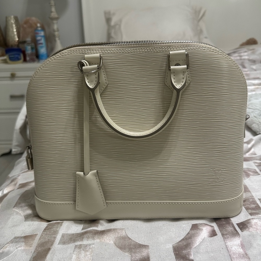 Large Louis Vuitton Alma BB Quartz Epi